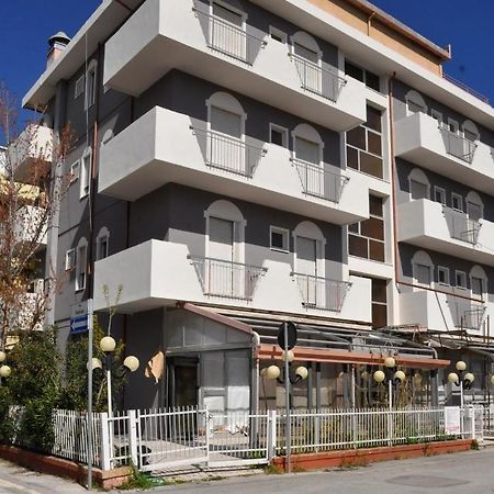 Hotel Sabbia D'Oro リミニ エクステリア 写真
