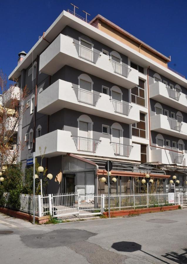 Hotel Sabbia D'Oro リミニ エクステリア 写真