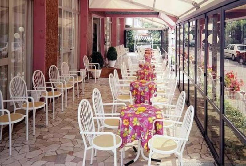 Hotel Sabbia D'Oro リミニ エクステリア 写真